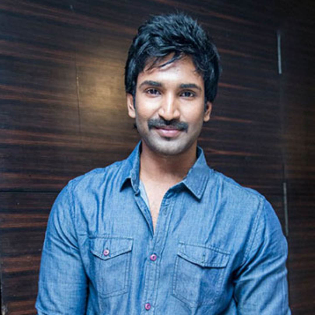 నిశ్శబ్దానికి జీవం పోసిన నటుడు ఆది పినిశెట్టి