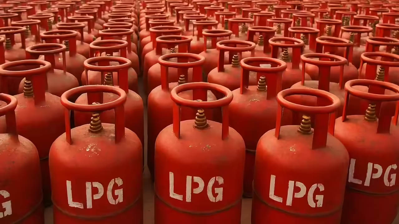 Gas Price: హమ్మయ్య.. ఊపిరి పీల్చుకోండి.. గ్యాస్ ధరలు తగ్గుతున్నాయ్..