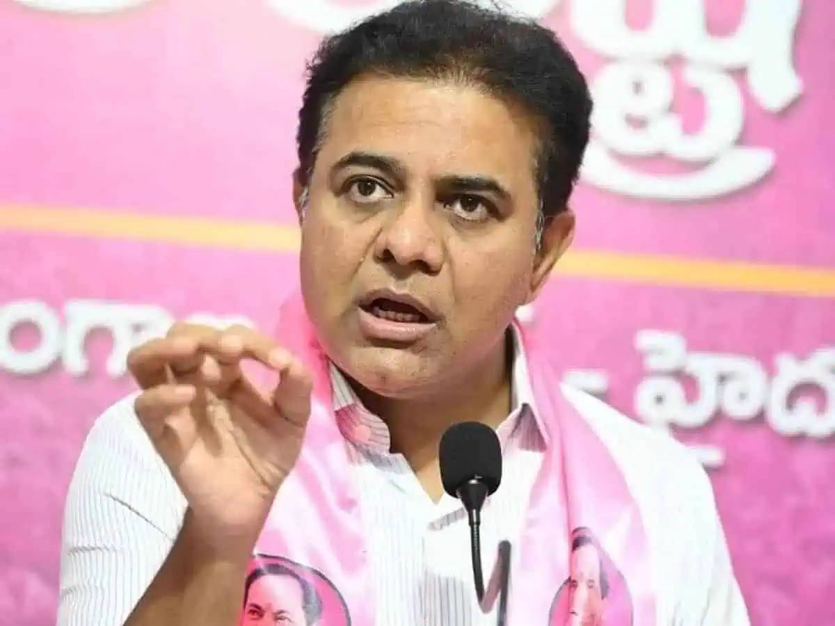 KTR: ఉత్తర కుమార ప్రగల్బాలకు పోతే పార్టీ బొందలగడ్డకే..