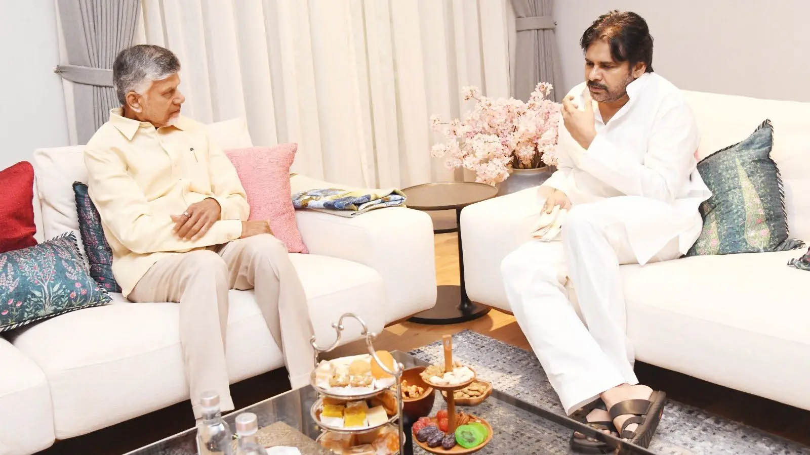 Chandrababu-Pawan: భేటీ వెనుక బాలయ్య? లోగుట్టు అదేనా?