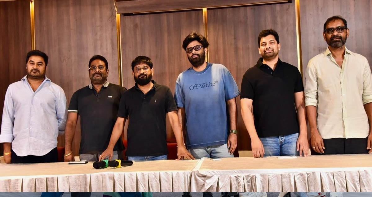 Tollywood Producers: మీరే కాదు.. మేమూ సమస్యల్లోనే ఉన్నాం..