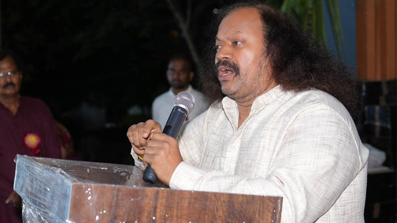 రెండు లక్షల పుస్తకాలతో పరిమళించిన మై హోమ్ అవతార్‌లో చరిత్రకెక్కిన పురాణపండ శ్రీనివాస్