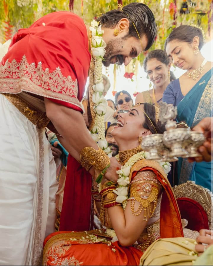 Virosh: విజయ్-రష్మిక పెళ్లి ఫోటోలు..