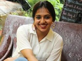 బార్ వద్ద ఐటీ ఉద్యోగితో గొడవ.. కిడ్నాప్ చేసి చితకబాదిన హీరోయిన్