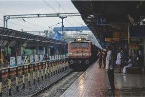 Railway Reservation: రైల్వే రిజర్వేషన్ చేసుకోవాలనుకుంటున్నారా? అయితే ఇది తెలుసుకోవాల్సిందే..