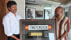 CM Vijay: విజయ్‌కు అదిరిపోయే గిఫ్ట్ ఇచ్చిన దర్శకుడు