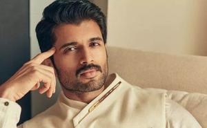 Vijay Devarakonda: విజయ్ కారుకు ప్రమాదం.. తలంతా నొప్పిగా ఉందంటూ ట్వీట్