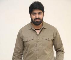 నలుగురు రాక్షసుల చేతుల్లో థియేటర్లు.. ప్లీజ్ సేవ్ తెలుగు ఫిలిం ఇండస్ట్రీ